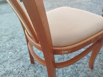 Jedálenské stoličky 4 ks predám. - 2