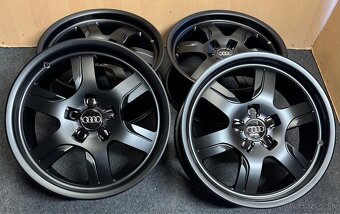 5x112 R17 Original Audi ET 28 čierne matné - 2