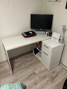Univerzálny rohový stolík - 2