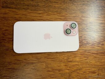 Predam iPhone 15, 1rok zaruka, perfektny stav - 2