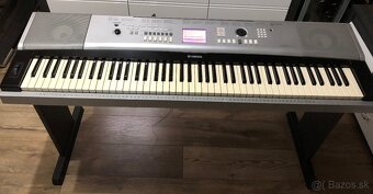 Yamaha DGX 520 - 2