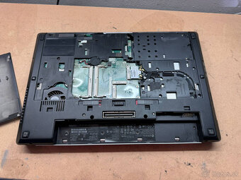 Predám pokazený notebook na náhradné diely zn.HP 8570w - 2