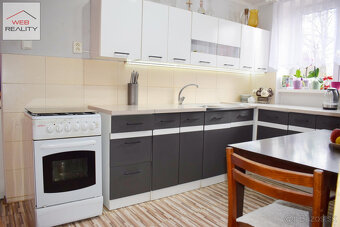 ´´NOVINKA´´ NA PREDAJ priestranný 3 IZBOVÝ BYT blízko centra - 2