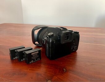 Panasonic Lumix FZ2000 - 2