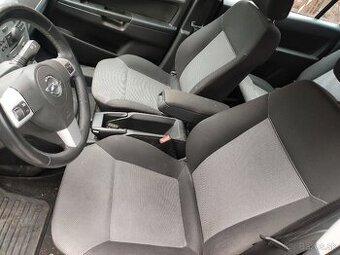 Predám Opel Zafira 1,7, r. v. 2014 - 2