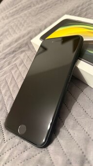 iPhone SE 2020, 64 GB čierny - 2