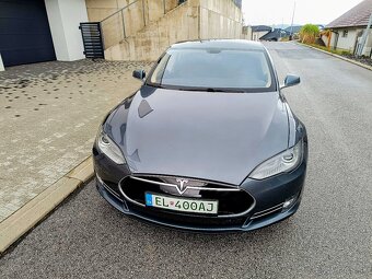 Tesla Model S 85 - 2