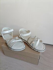 Biele elegantne Nelli Blu sandálky č:36 - 2