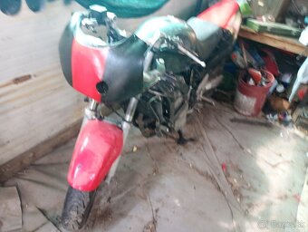 Suzuki GSX-F katana 750 - 2