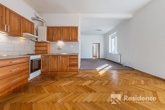 REZERVOVANÉ 3 izbový byt s pozemkom a parkovacím státím v sk - 2