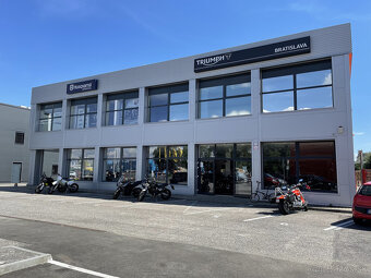 Prenájom obchodno - kancelárskych priestorov 230 m² na Rožňa - 2