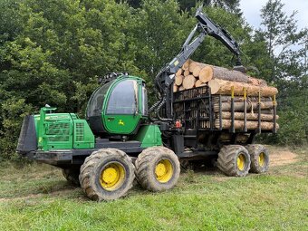 Predám vyvážačku John Deere 1210e - 2
