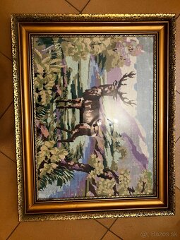 Starožitný vyšívaný obraz jeleňa - 2