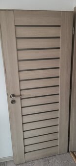 PREDÁM INTERIÉROVÉ DVERE 80a70cm. - 2