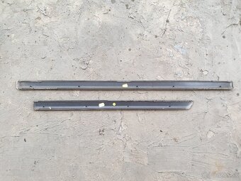 Škoda Octavia 2 Facelift • Lišty pravých dverí - 2