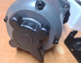 Akumulátorový navijak 12 V 1814 KG - 2