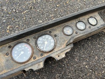 Škoda 110R - palubovka - 2