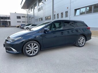 Toyota Auris 1.6i, automat, combi 235000 - 2