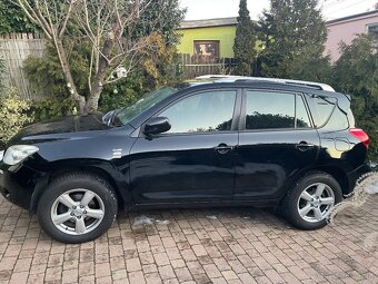Rav 4 2,2D Diesel 100kw R.v. 09/2007 prvý majiteľ - 2