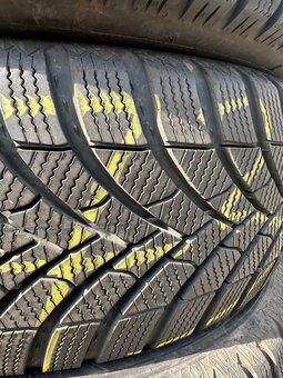 205/60 R16 zimne Semperit - 2