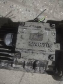 Motor s prevodovkou Siemens - 2