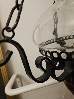 Vidiecka lampa cena 30€ /sklo+drevo+liatina/ - 2