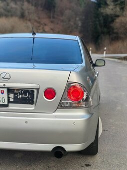 Lexus IS200 - 2