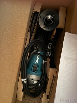 Predám novú uhlovú brúsku Makita 9558HNRG - 2