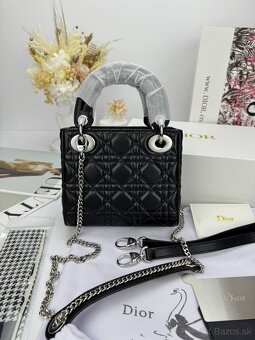 Elegantná čierna mini kabelka so striebornými detailmi - 2