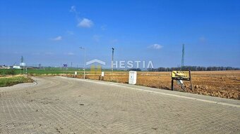 2 stavebné pozemky 614 m2 v novo-vybudovanej lokalite Hlboké - 2