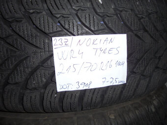 Nokian WR SUV 4 215/70 R16 100H č.23z - 2