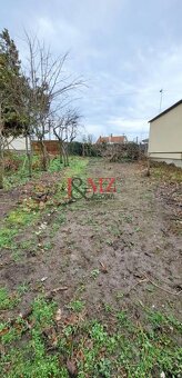 Stavebný pozemok, intravilán 1.382m2, šírka 24m, Levice (SM - 2