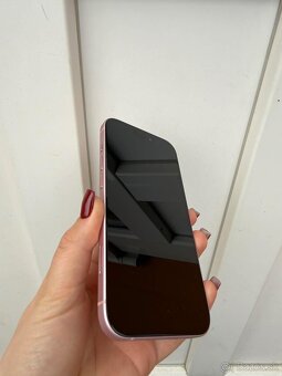 Predam iPhone 15 v záruke - 2