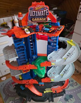 Hot wheels - garaz - 2
