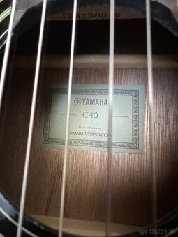 Klasicka gitara Yamaha s puzdrom - 2