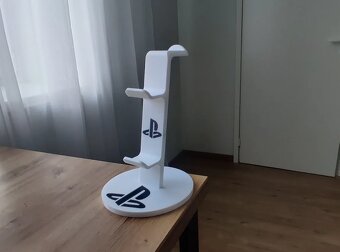 Stojan na ovládače PS5 + slúchadlá - 2