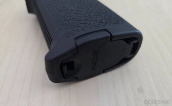 Magpul MOE AR15 pištoľová pažbička – čierna - 2
