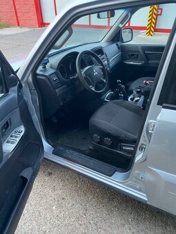 Mitsubishi pajero 3.2 4x4. Výmena je možná - 2