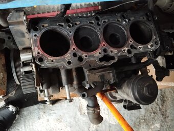 hlava motora, agregat , trysky, octavia 2 1,9 tdi 77 bxe - 2