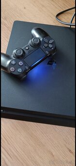 PS4 slim - 2