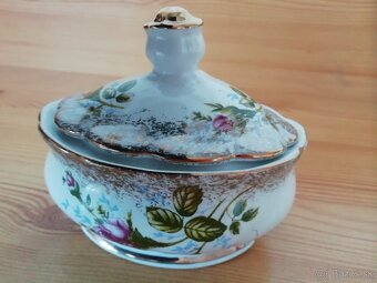 NOVÁ RETRO PORCELÁNOVÁ SÚPRAVA - KOŠÍK, CUKORNIČKA, STOJAN - - 2