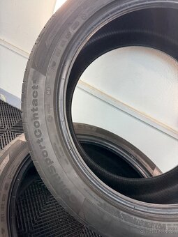 Continental 295/40R21 - 2
