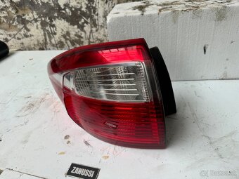 Ford c max 2 zadne svetlo - 2