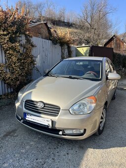 Hyundai Accent - 2