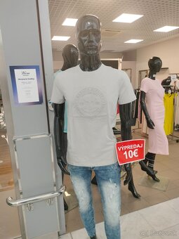 Predám kompletné vybavenie do Butiku - 2