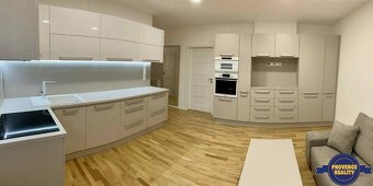 PREDAJ: 2 izbový luxusný byt, 86 m2 - KOMÁRNO - 2