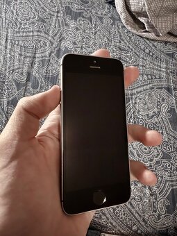 Apple iPhone SE 64Gb Space gray 2016 - 2