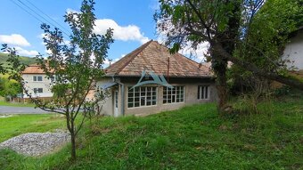 Vidiecky dom v obci Olováry v okrese Veľký Krtíš. - 2