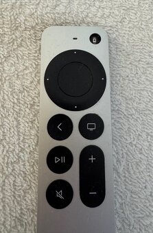 Poškodené diaľ.ovládanie na Apple TV4 generácie, A2540, Siri - 2