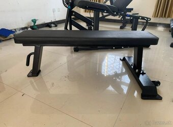 Rovná lavica na cvičenie - 2